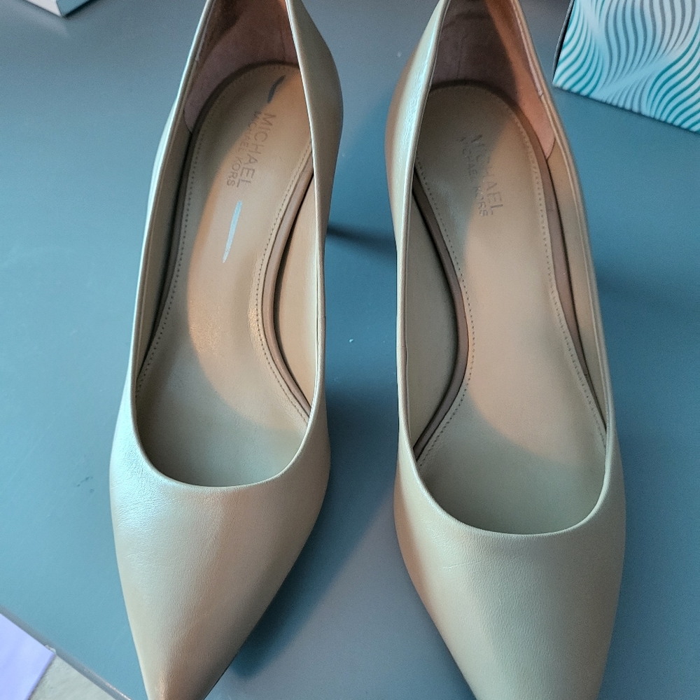 Michael Kors Sara Pumps Kitten heel